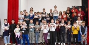 „Puterea Gândului” – concursul de șah care a adus împreună zeci de copii din orașul Târgu Lăpuș