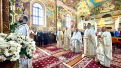 Părintele Arhimandrit Casian Filip a slujit în această duminică la Parohia Ortodoxă Cărbunari