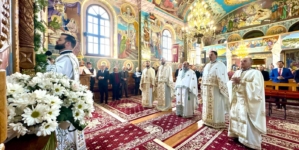 Părintele Arhimandrit Casian Filip a slujit în această duminică la Parohia Ortodoxă Cărbunari
