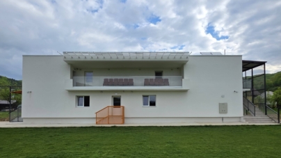 Lucrările continuă la baza sportivă din Băița