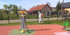 Pentru siguranța copiilor: Dezinsecție în jurul locurilor de joacă din Tăuții-Măgherăuș