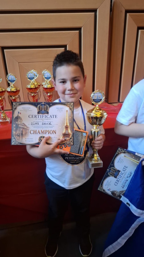David Ilieș de la Școala „Nicolae Iorga” Baia Mare, campion la Olimpiada Internațională de Aritmetică Mentală din Paris