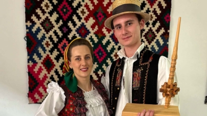 Daniel Breban, câștigătorul Trofeului Festivalului Național „Care om horește mândru” din Dragomirești