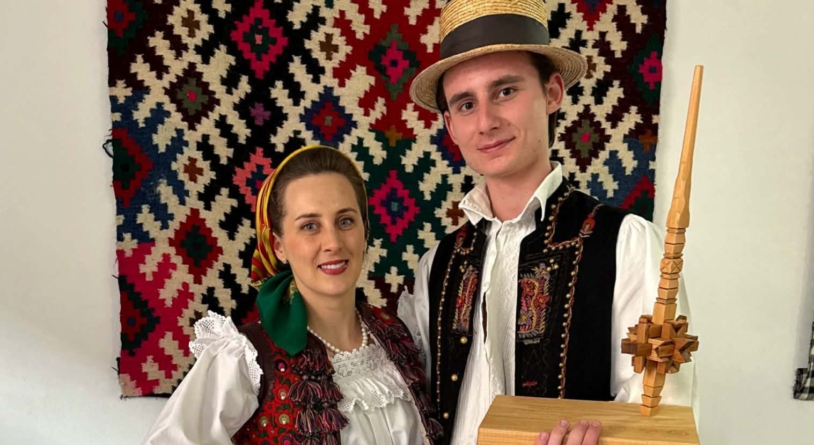 Daniel Breban, câștigătorul Trofeului Festivalului Național „Care om horește mândru” din Dragomirești