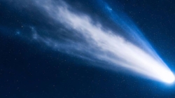 O cometă rară traversează cerul: fenomenul care apare o dată la 170.000 de ani