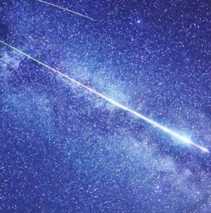 În această noapte cerul se aprinde sub ploaia de meteori Lyrid