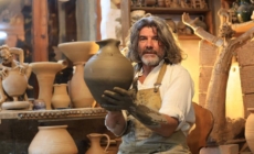 26 aprilie 1972, s-a născut ceramistul Daniel Leș