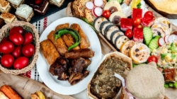 Mesele luate la ore nepotrivite pot afecta ritmul biologic și pot contribui la îmbătrânirea prematură