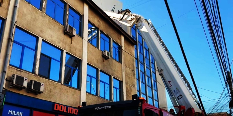 Probleme în Baia Mare din cauza intensificării vântului