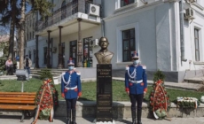 Bustul poetului Octavian Goga a fost retras din spațiul public în Iași