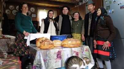 Tradițiile pascale din Maramureș, surprinse într-un nou episod „Cu Denis prin Maramureș”