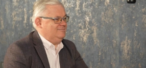 Filosoful Ciprian Mihali lansează cartea „Curajul de a sune NU. Forme ale supunerii voluntare” la Facultatea de Litere din Baia Mare