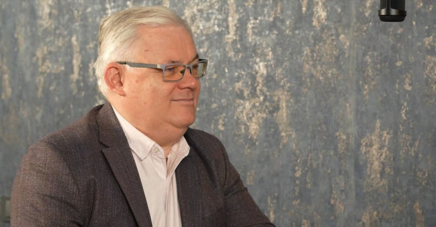 Filosoful Ciprian Mihali lansează cartea „Curajul de a sune NU. Forme ale supunerii voluntare” la Facultatea de Litere din Baia Mare