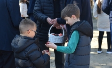 „Ciocota de pe Boci” a reunit cetățenii orașului Seini în cadrul concursului de ciocnit ouă, în prima zi de Paști