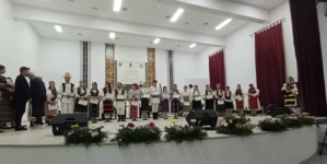 20 de tineri talentați vor participa la Festivalul-concurs de interpretare vocală „Care om horește mândru” din Dragomirești