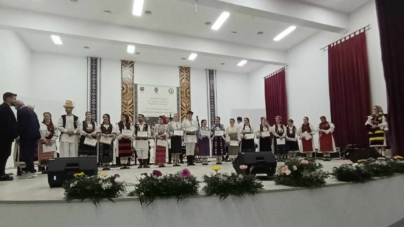 20 de tineri talentați vor participa la Festivalul-concurs de interpretare vocală „Care om horește mândru” din Dragomirești