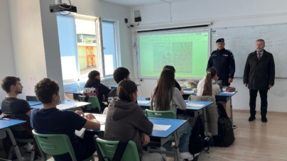 Elevii Colegiului Economic „Nicolae Titulescu”, informați privind riscurile traficului și consumului de droguri