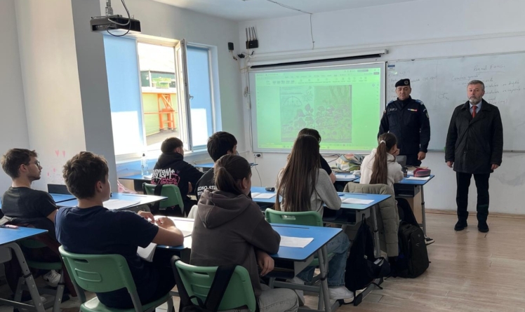 Elevii Colegiului Economic „Nicolae Titulescu”, informați privind riscurile traficului și consumului de droguri