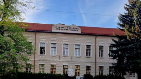 Colegiul Național „Gheorghe Șincai” Baia Mare, din nou pe podium! Elevii de gimnaziu au obținut premii la Concursul Interjudețean „Gramatica- știința vorbirii, Matematica- știința gândirii”