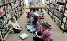 La joacă la bibliotecă