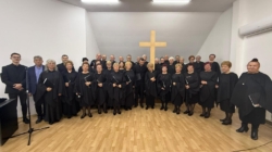 Vârstnicii de la Centrul CASPEV Baia Mare au avut parte de un concert înălțător de pricesne, în pragul Sărbătorilor Pascale