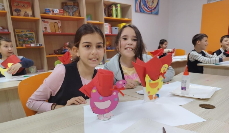 Copiii de la Școala Gimnazială „Nichita Stănescu” Baia Mare au participat la un atelier de creație, la Centrul Rivulus Pueris