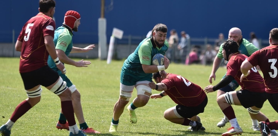 „Zimbrii” au „deraiat” Rapidul