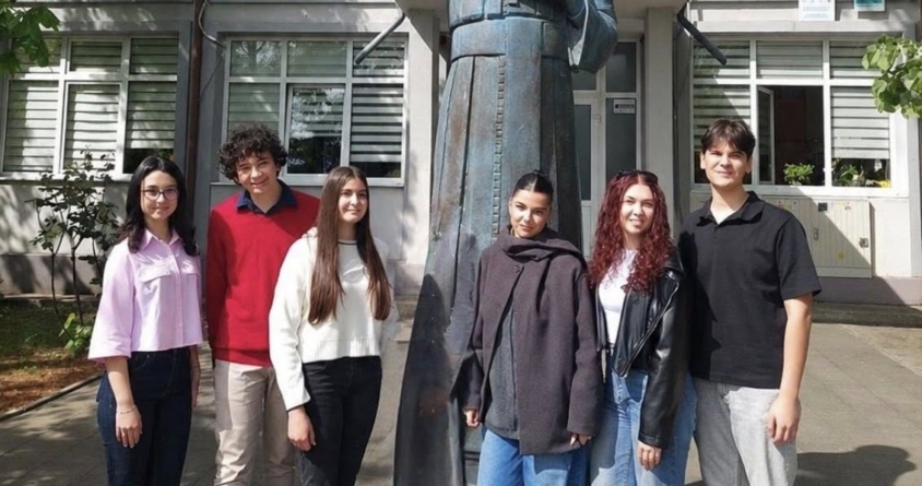 Olimpiada Națională de Dezbateri pentru Liceu: lucaciștii au reușit performanțe extraordinare la etapa județeană