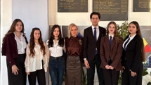 Elevi de la Colegiul Național „Dragoș Vodă” Sighetu Marmației, calificați la etapa națională a Olimpiadei de Dezbateri „Tinerii dezbat”