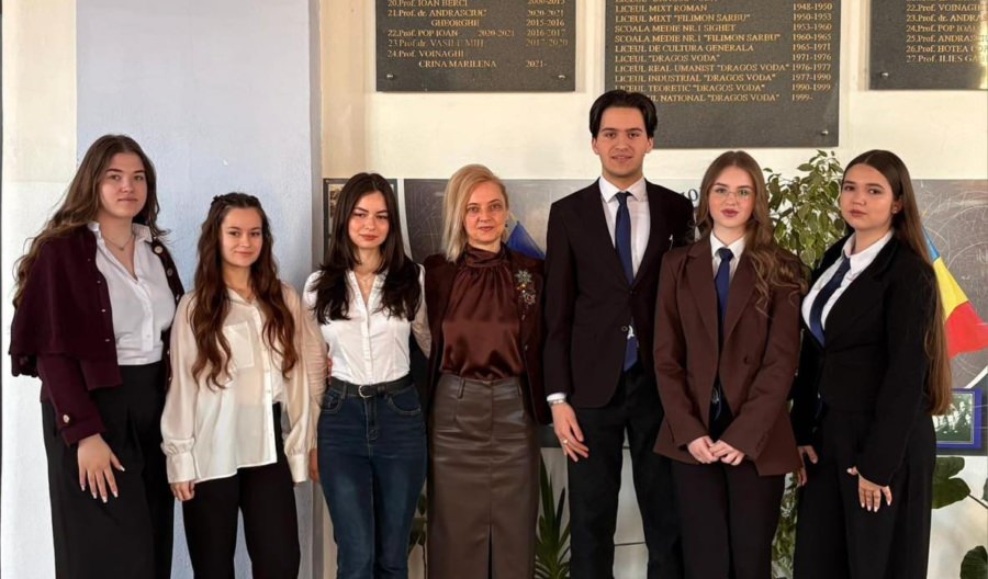 Elevi de la Colegiul Național „Dragoș Vodă” Sighetu Marmației, calificați la etapa națională a Olimpiadei de Dezbateri „Tinerii dezbat”