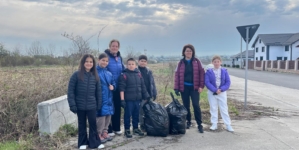 Campania „Maramureș curat” a reunit elevi, cadre didactice și cetățeni, în cadrul acțiunilor de ecologizare a comunei Fărcașa