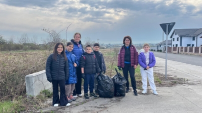 Campania „Maramureș curat” a reunit elevi, cadre didactice și cetățeni, în cadrul acțiunilor de ecologizare a comunei Fărcașa