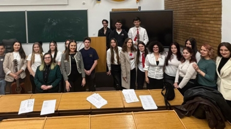 Inspirație și creație la Facultatea de Litere: elevi, studenți și cadre didactice s-au reunit în cadrul unui atelier de literatură
