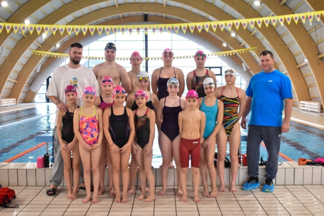 Bazinul de Înot din Târgu Lăpuș a fost gazda cantonamentului derulat de echipa FlowNation din județul Cluj