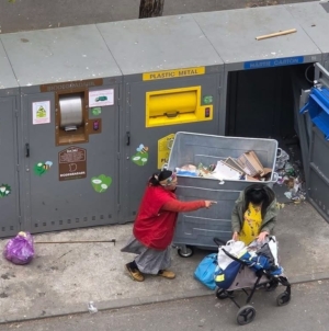 Amenzi pentru mai multe persoane care au scotocit prin gunoaie din eco-insule digitalizate