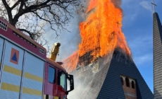 Biserică în flăcări, la Șurdești