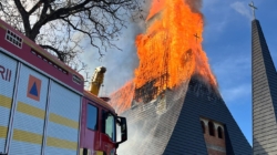 Biserică în flăcări, la Șurdești