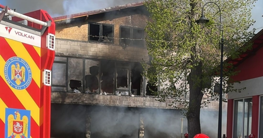 Incendiu într-un spațiu comercial din Copalnic Mănăștur