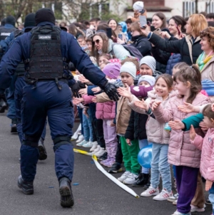 Curtea Jandarmeriei Maramureș, plină de copii de Ziua Porților Deschise