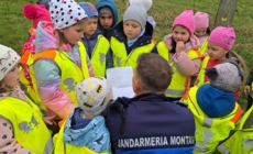 Copii la vânătoare de comori cu jandarmii montani