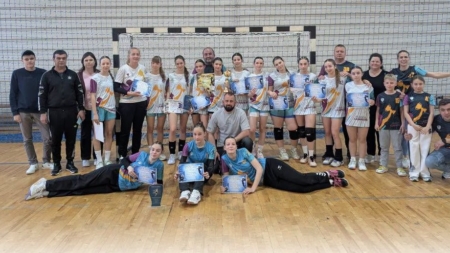 Echipa de junioare 3 de la CS Marta, calificare în turneul semifinal 2, după victorii pe linie