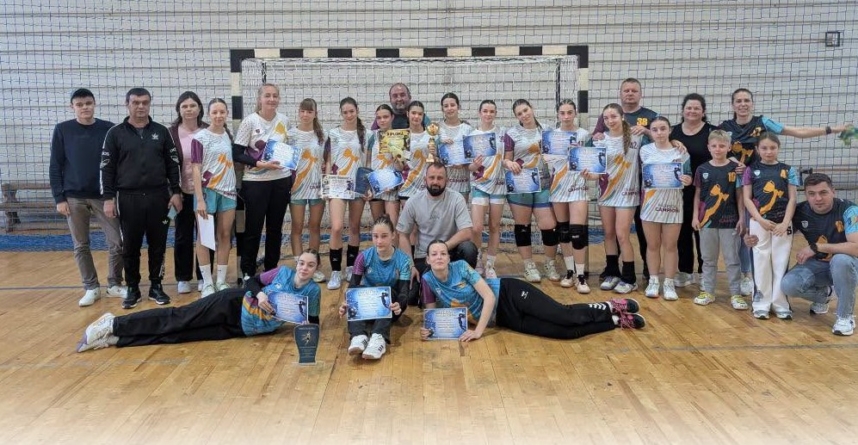 Echipa de junioare 3 de la CS Marta, calificare în turneul semifinal 2, după victorii pe linie