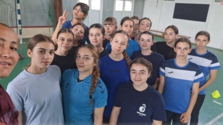 Junioarele 3 de la CS Marta debutează astăzi la turneul semifinal 1