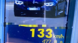 Prins conducând prin Ariniș cu 133 km/h