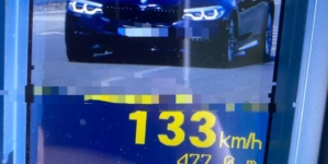 Prins conducând prin Ariniș cu 133 km/h