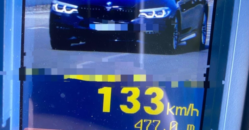 Prins conducând prin Ariniș cu 133 km/h