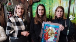 O tânără din cadrul Casei de Tip Familial Tompa Sighetu Marmației a participat cu lucrări proprii la expoziția de icoane „Lumina din Lumină”