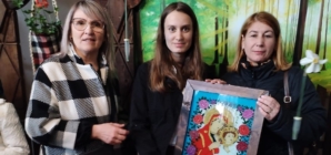 O tânără din cadrul Casei de Tip Familial Tompa Sighetu Marmației a participat cu lucrări proprii la expoziția de icoane „Lumina din Lumină”