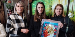 O tânără din cadrul Casei de Tip Familial Tompa Sighetu Marmației a participat cu lucrări proprii la expoziția de icoane „Lumina din Lumină”