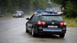 Bărbat încătușat după ce, prins că a condus fără permis, a devenit recalcitrant